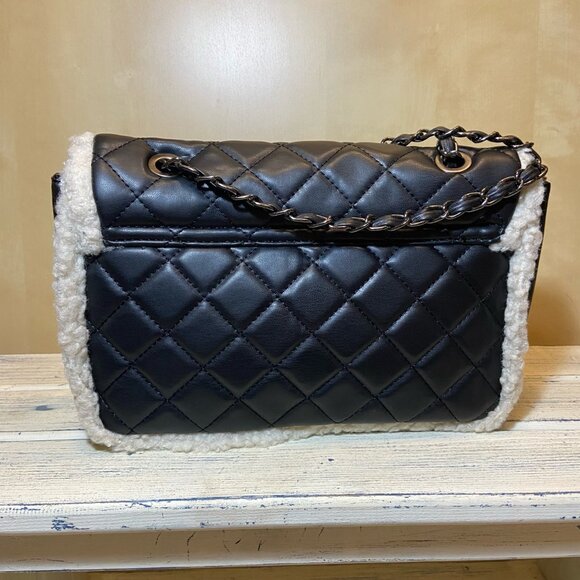 BCB Generation Quilted Sherpa Shoulder Bag – Black Faux Leather - Picture 2 of 4